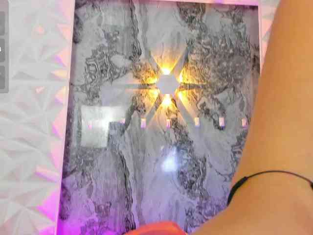 Celestebloom04 webcam