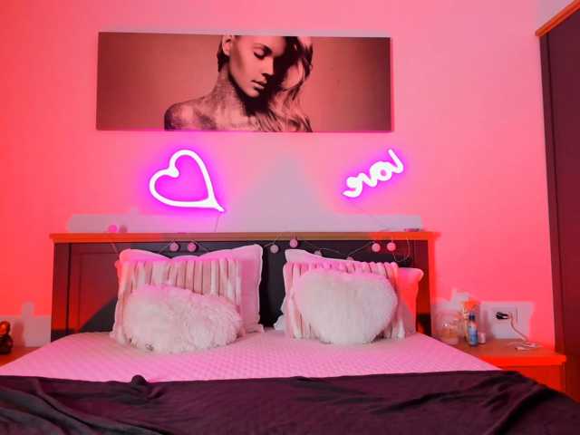 le modèle babybluesin est en webcam porno dans un show sur le site bongacams, il possède les tags suivants: White/Caucasian,Blonde,Shaved