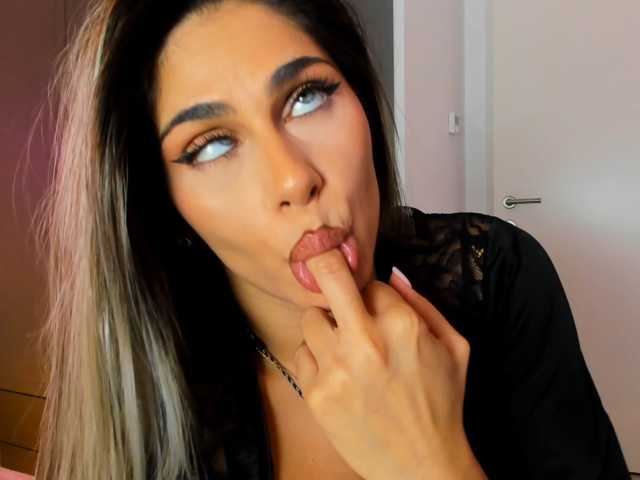 babybluesin live cam on BongaCams