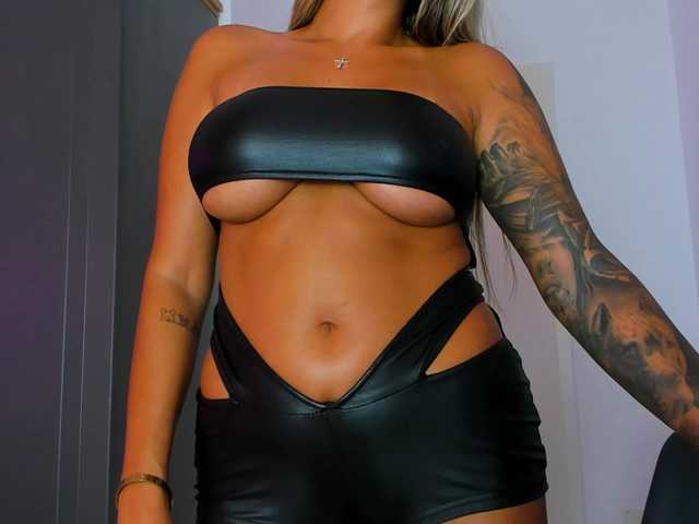 babybluesin live cam on BongaCams