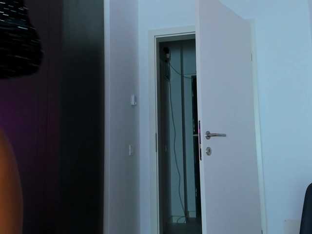 babybluesin live webcam show