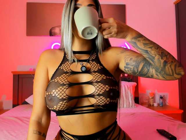 babybluesin live cam on BongaCams