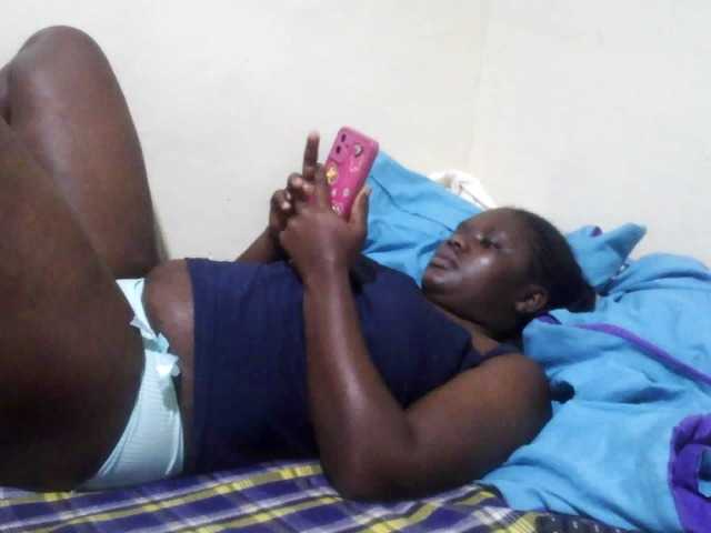 Mellanin live cam on BongaCams