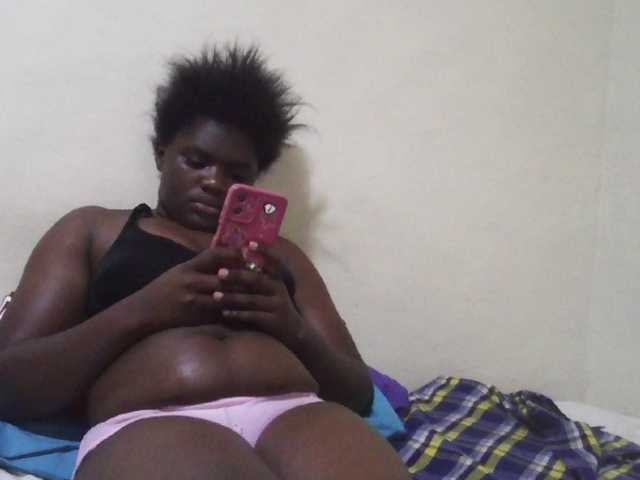 Mellanin live cam on BongaCams