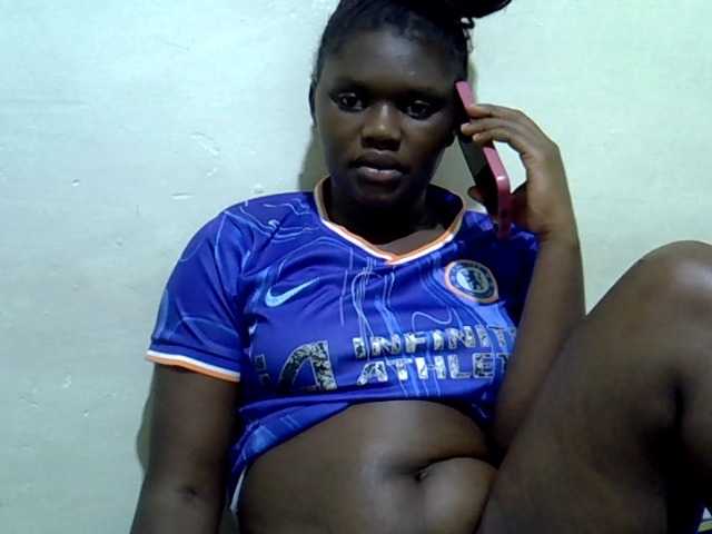 Mellanin live cam on BongaCams