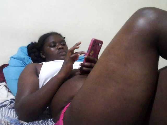 Mellanin live cam on BongaCams