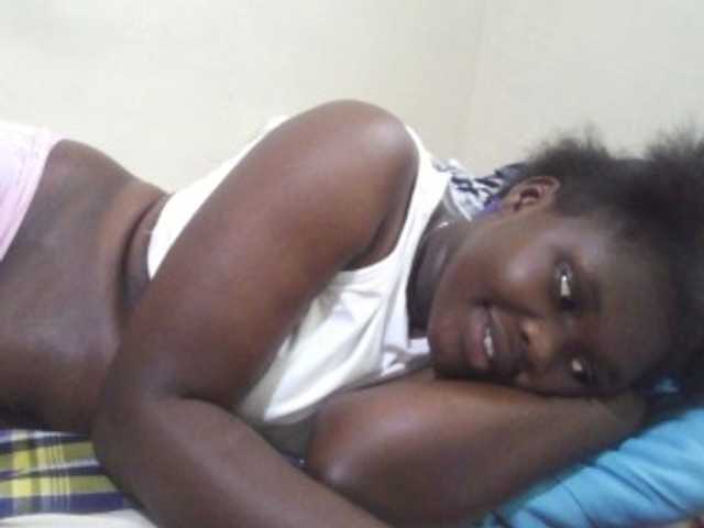 Mellanin live cam on BongaCams