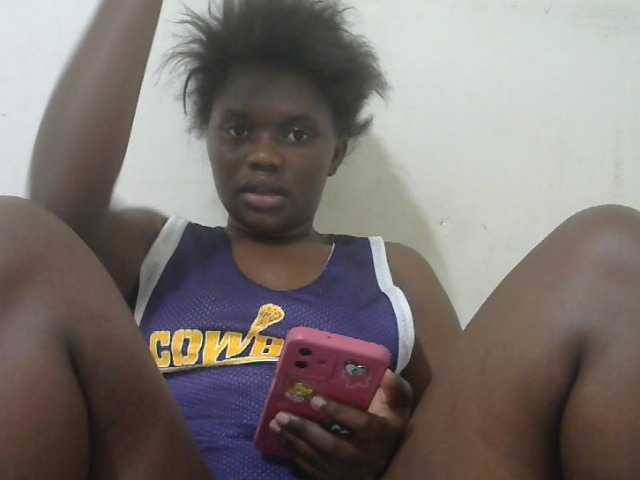 Mellanin live cam on BongaCams