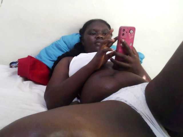 Mellanin live cam on BongaCams