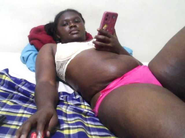 Mellanin live cam on BongaCams