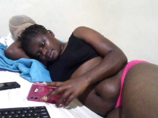 Mellanin live cam on BongaCams