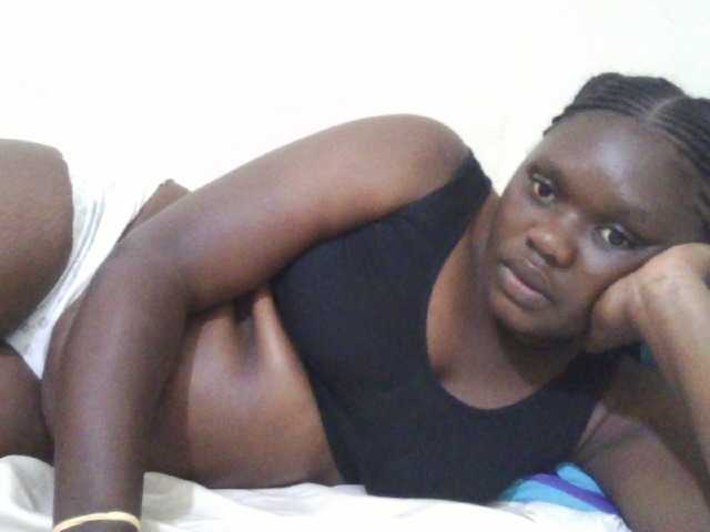 Mellanin live cam on BongaCams