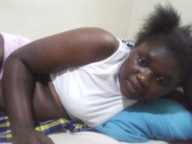 Mellanin live cam on BongaCams