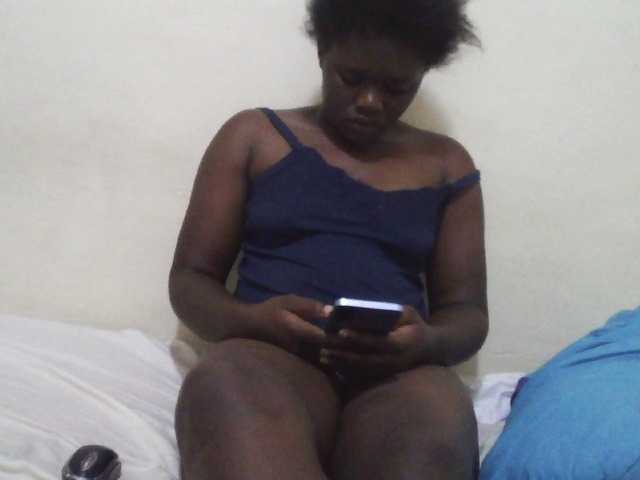 le modèle Mellanin est en webcam porno dans un show sur le site bongacams, il possède les tags suivants: Ebony,Brunette,Trimmed