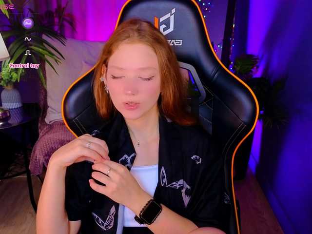 Chat with Your-lilith live cam