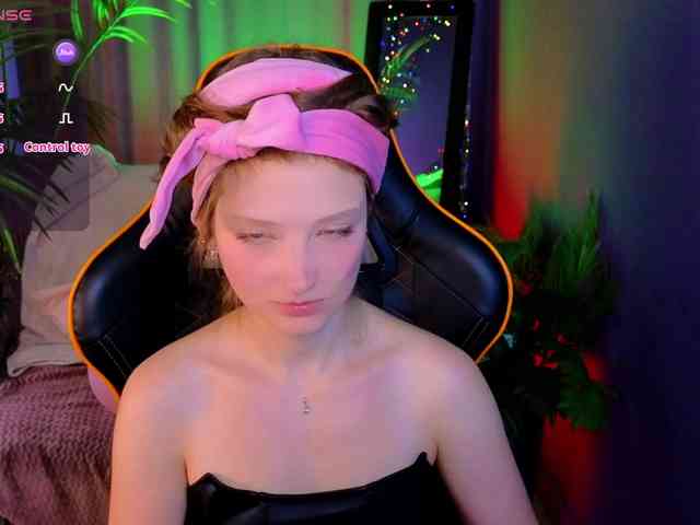 Your-lilith webcam