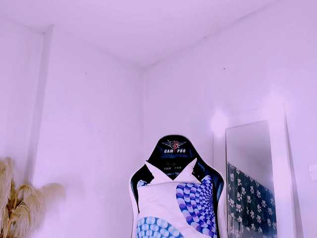 karoline-miss live cam