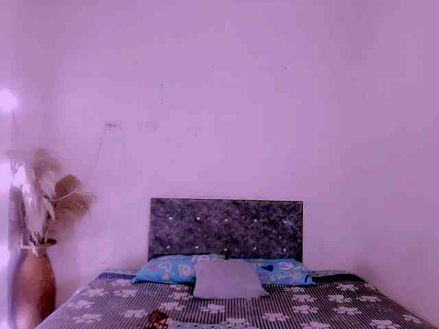karoline-miss Live Webcam on BongaCams