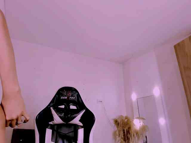 karoline-miss Sex Cam Show