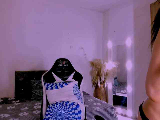karoline-miss Sex Cam Show