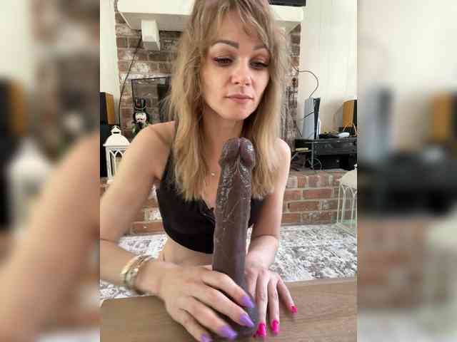 Kissmeexxx Live Webcam on BongaCams