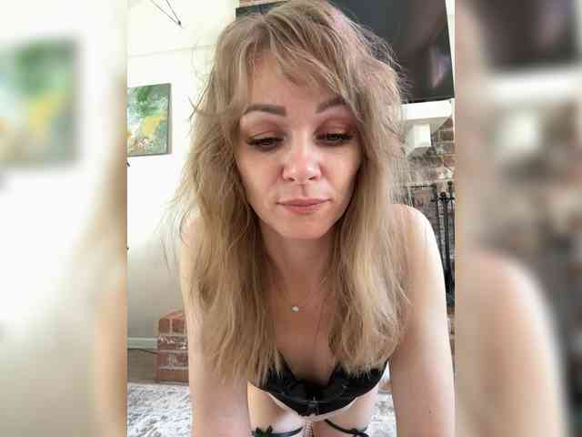 Kissmeexxx Live Webcam on BongaCams