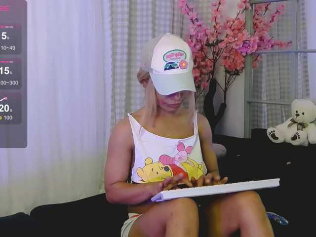 SarahRaiynex live cam preview
