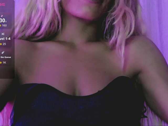 SarahRaiynex live cam on BongaCams