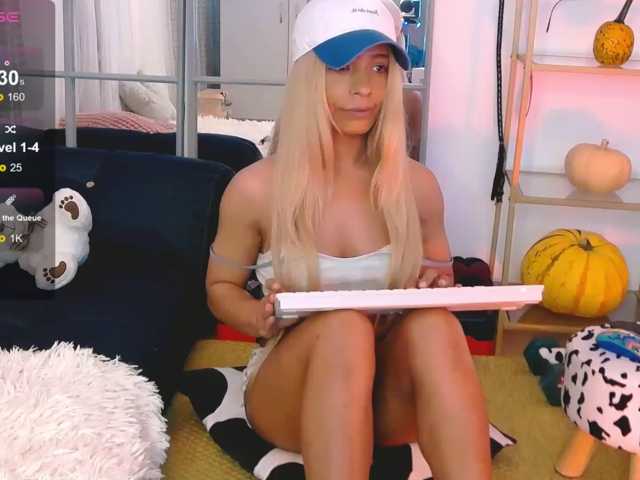SarahRaiynex, en directo ahora en BongaCams