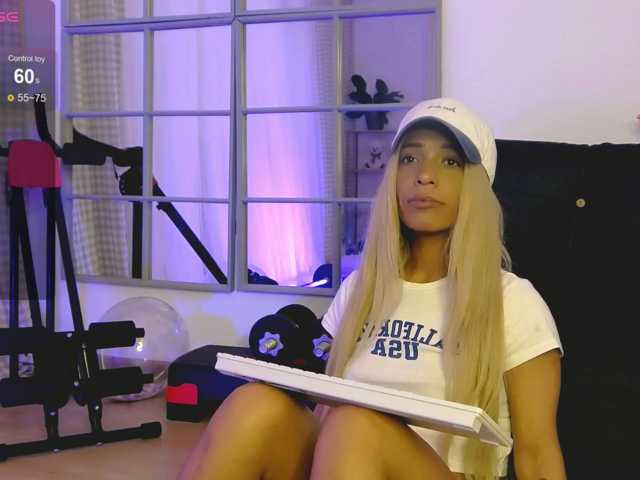 SarahRaiynex live cam on BongaCams