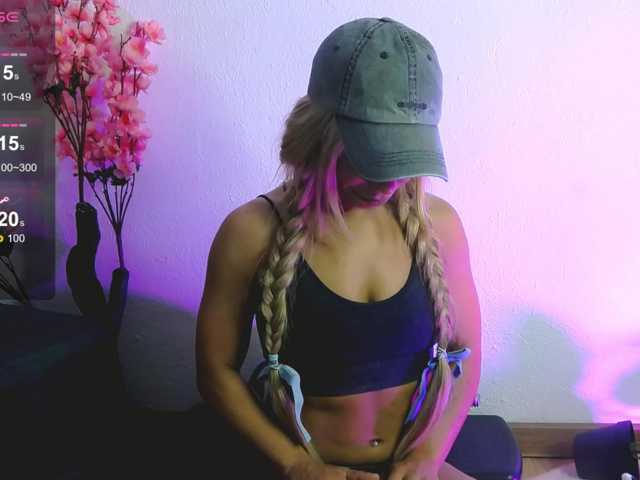 SarahRaiynex live cam on BongaCams