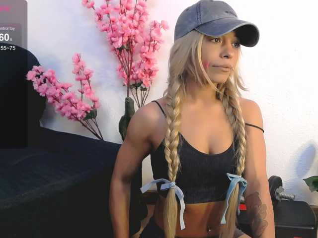 SarahRaiynex live cam on BongaCams