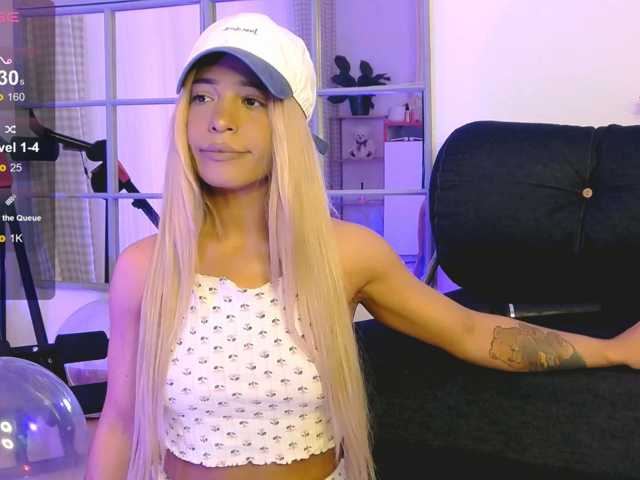 SarahRaiynex live cam on BongaCams