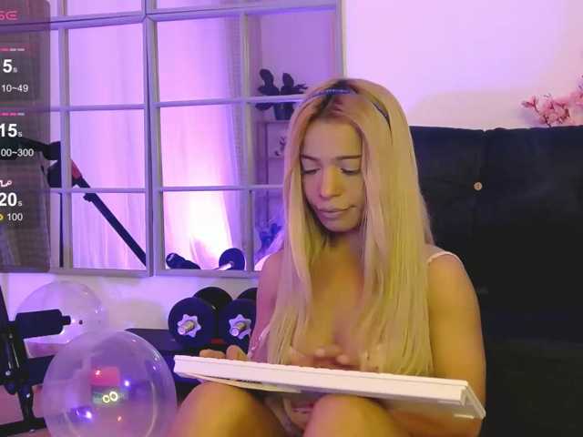 SarahRaiynex live cam on BongaCams