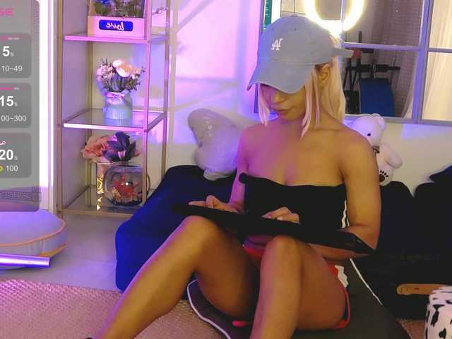 SarahRaiynex live cam on BongaCams