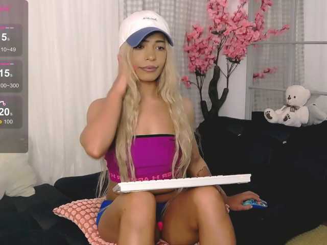 SarahRaiynex live cam on BongaCams