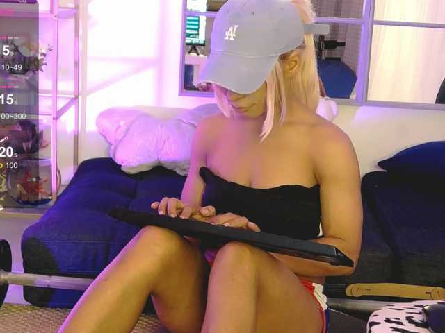 SarahRaiynex live cam on BongaCams