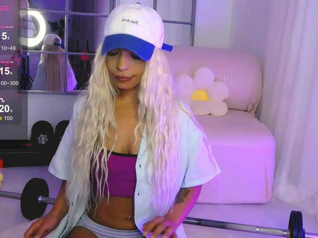 SarahRaiynex live cam on BongaCams
