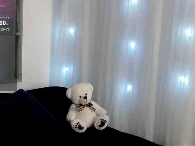 SarahRaiynex webcam