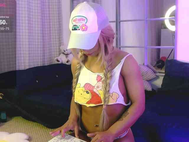SarahRaiynex webcam