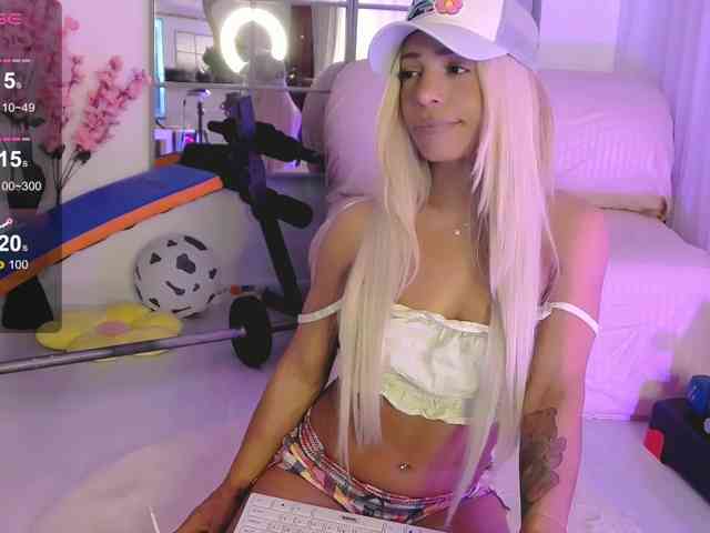 SarahRaiynex webcam