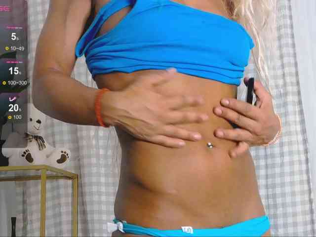 SarahRaiynex webcam