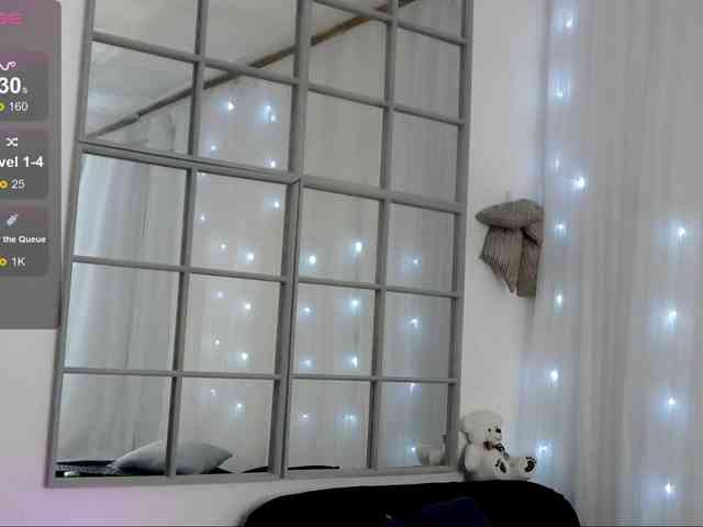 SarahRaiynex webcam