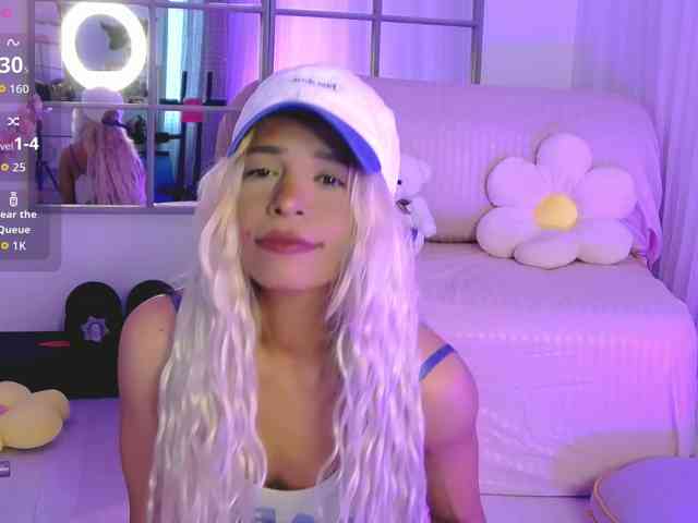 SarahRaiynex webcam