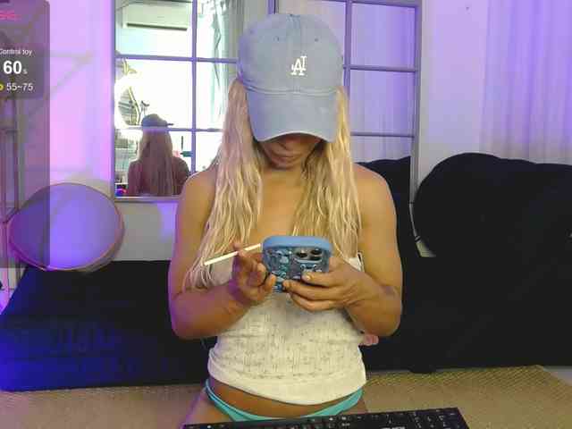 SarahRaiynex webcam