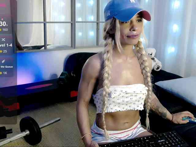SarahRaiynex webcam