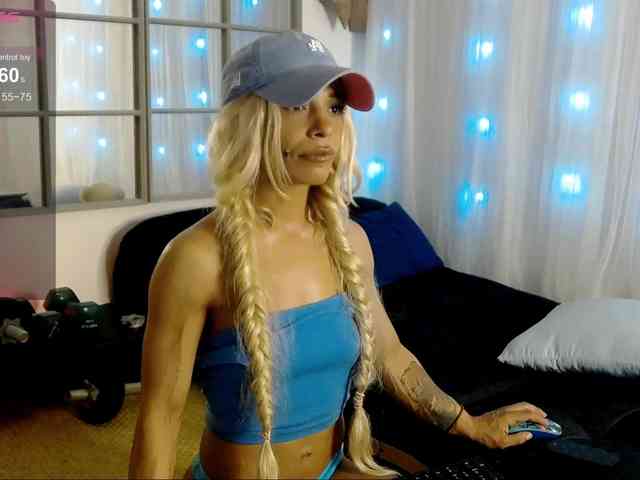 SarahRaiynex webcam