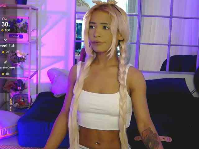SarahRaiynex webcam