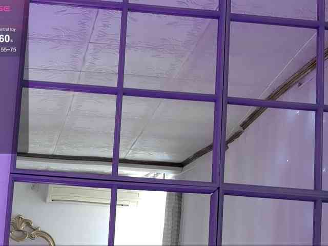 SarahRaiynex webcam