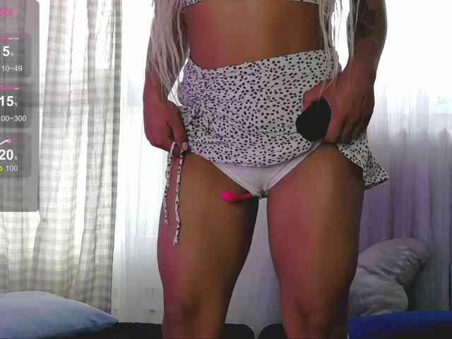 SarahRaiynex webcam